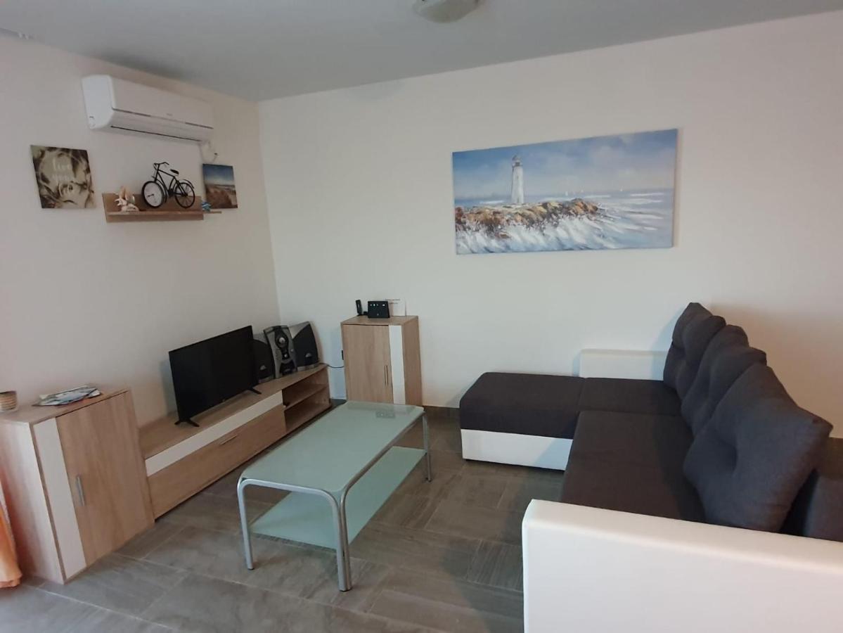 Apartmani Lucija Масленица Экстерьер фото