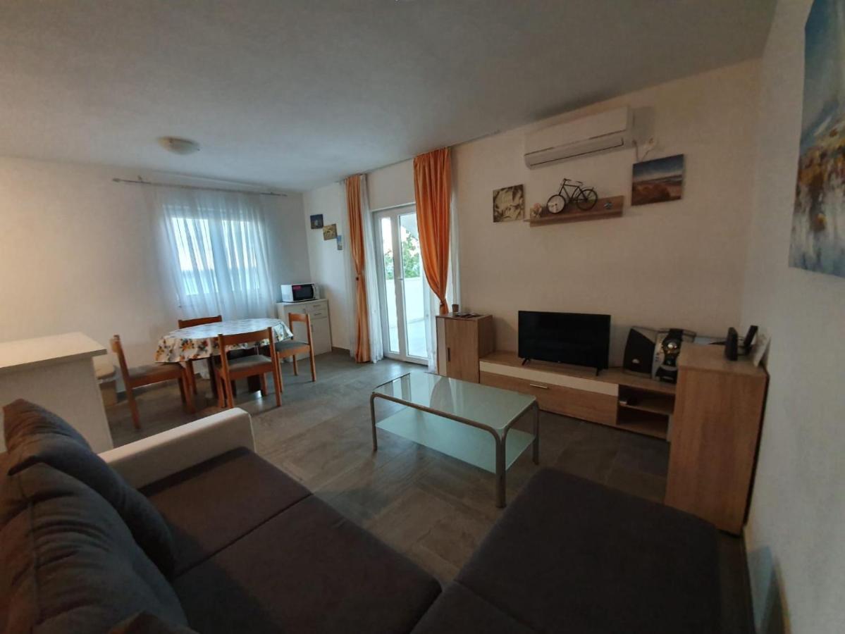 Apartmani Lucija Масленица Экстерьер фото