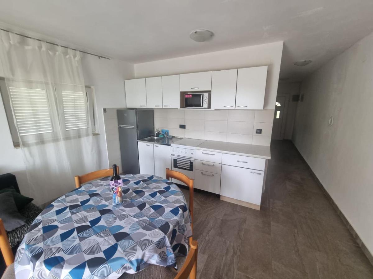 Apartmani Lucija Масленица Экстерьер фото